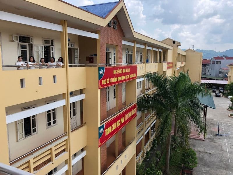 Trường THPT Chuyên Chu Văn An